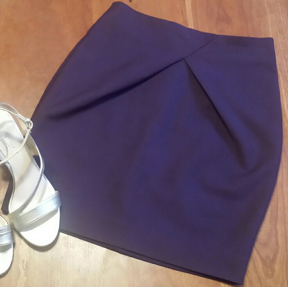 H&M front pleat skirt
